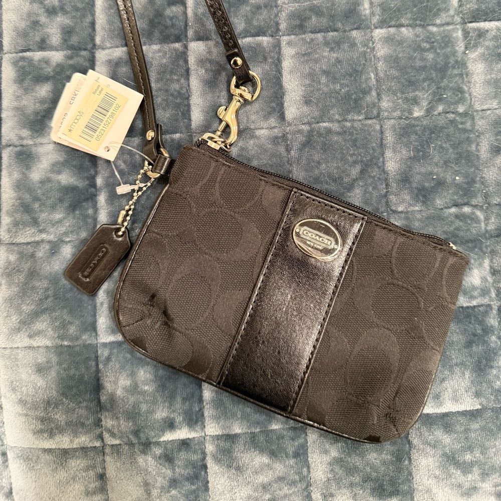 Coach Signature Black Wristlet